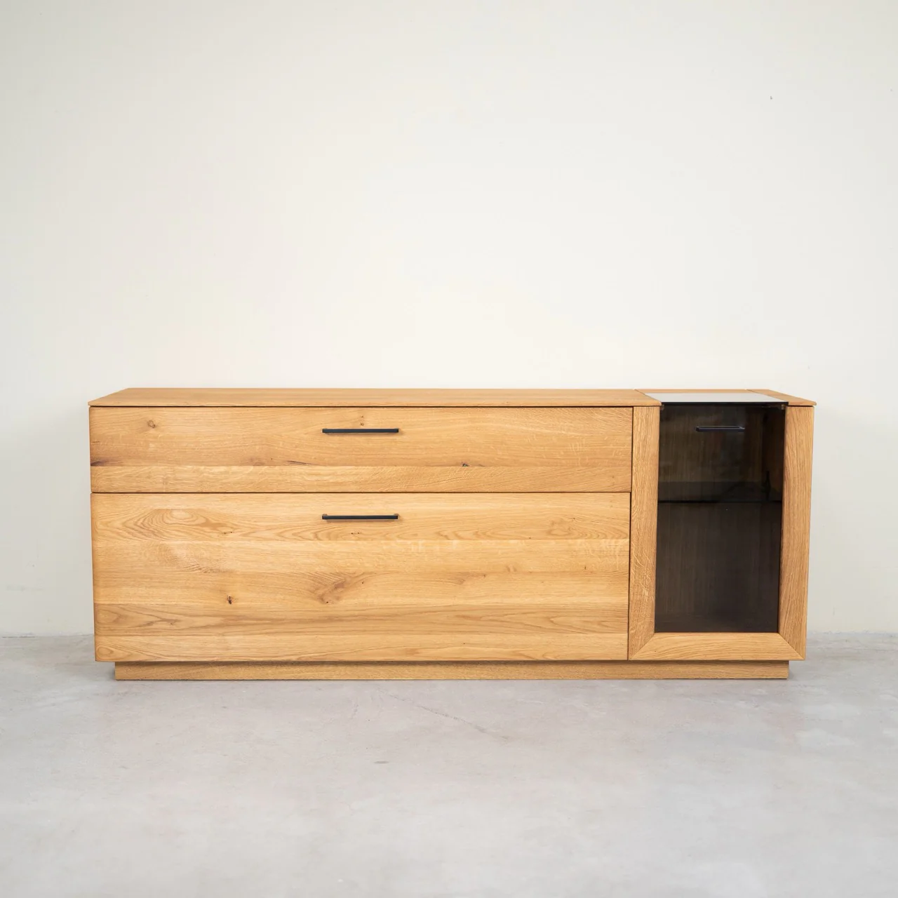 Massief eiken dressoir Arvik 3 | NordicStory - Image 10