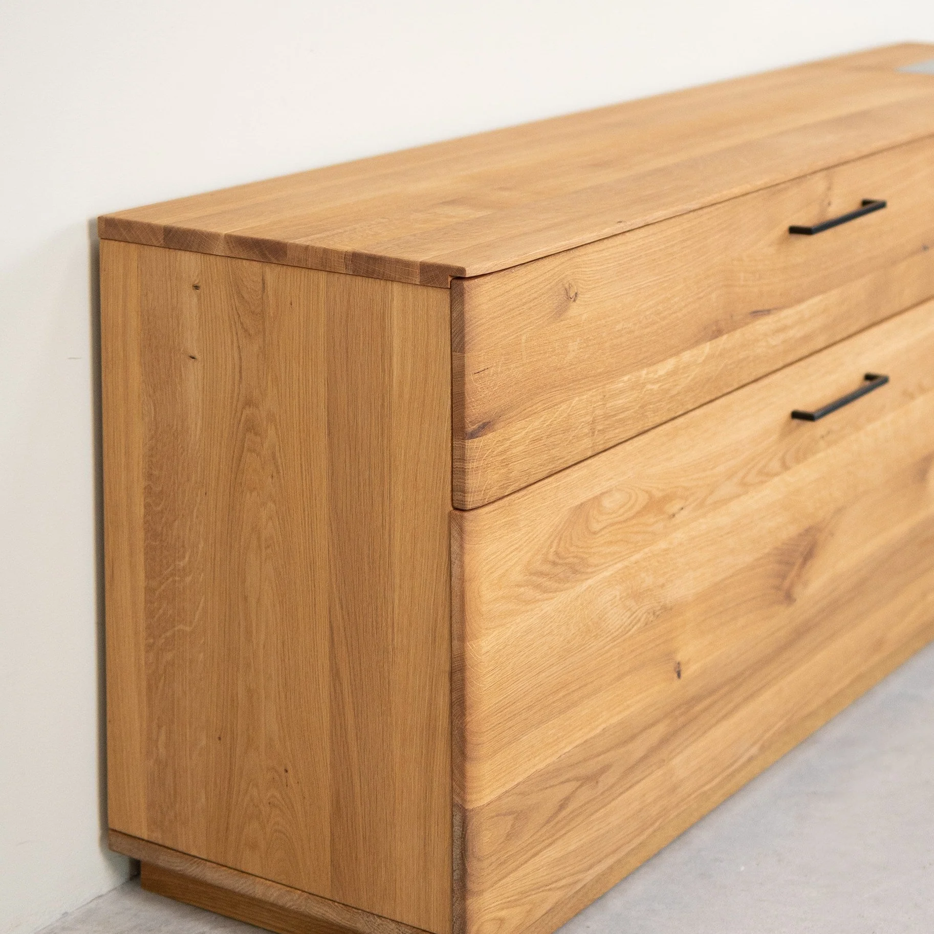 Arvik 1: comfortabel dressoir van massief eikenhout | NordicStory - Image 4