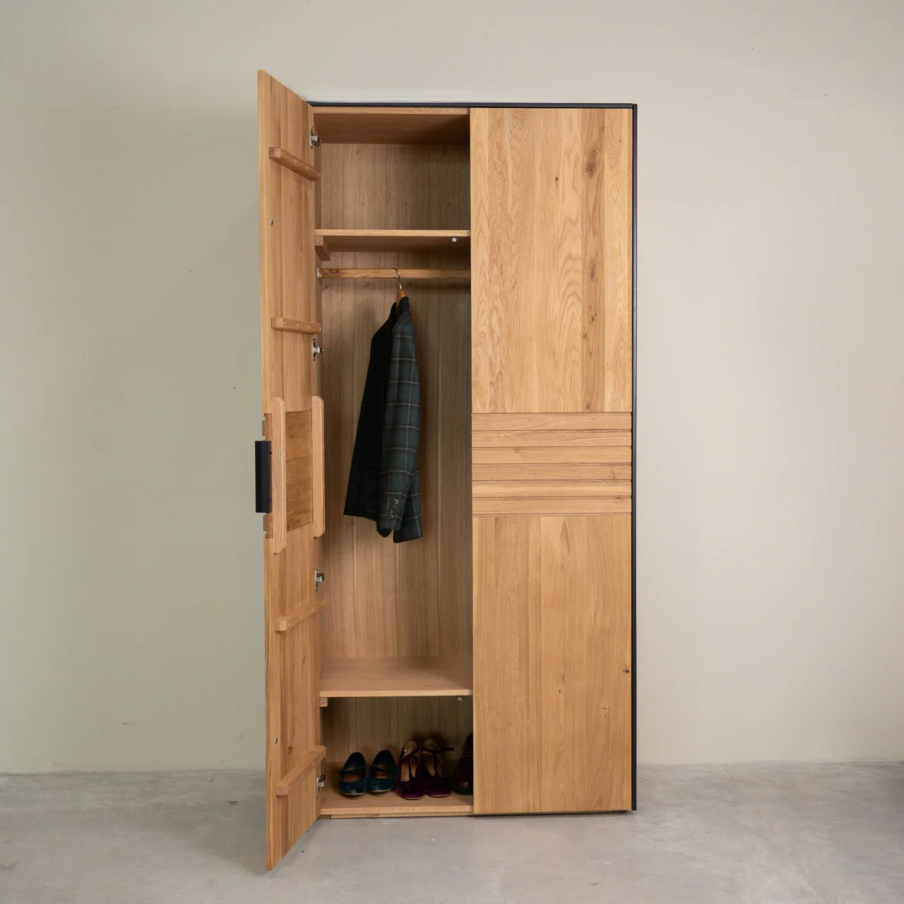 Kast met 2 deuren van massief eikenhout Runa | NordicStory - Image 2