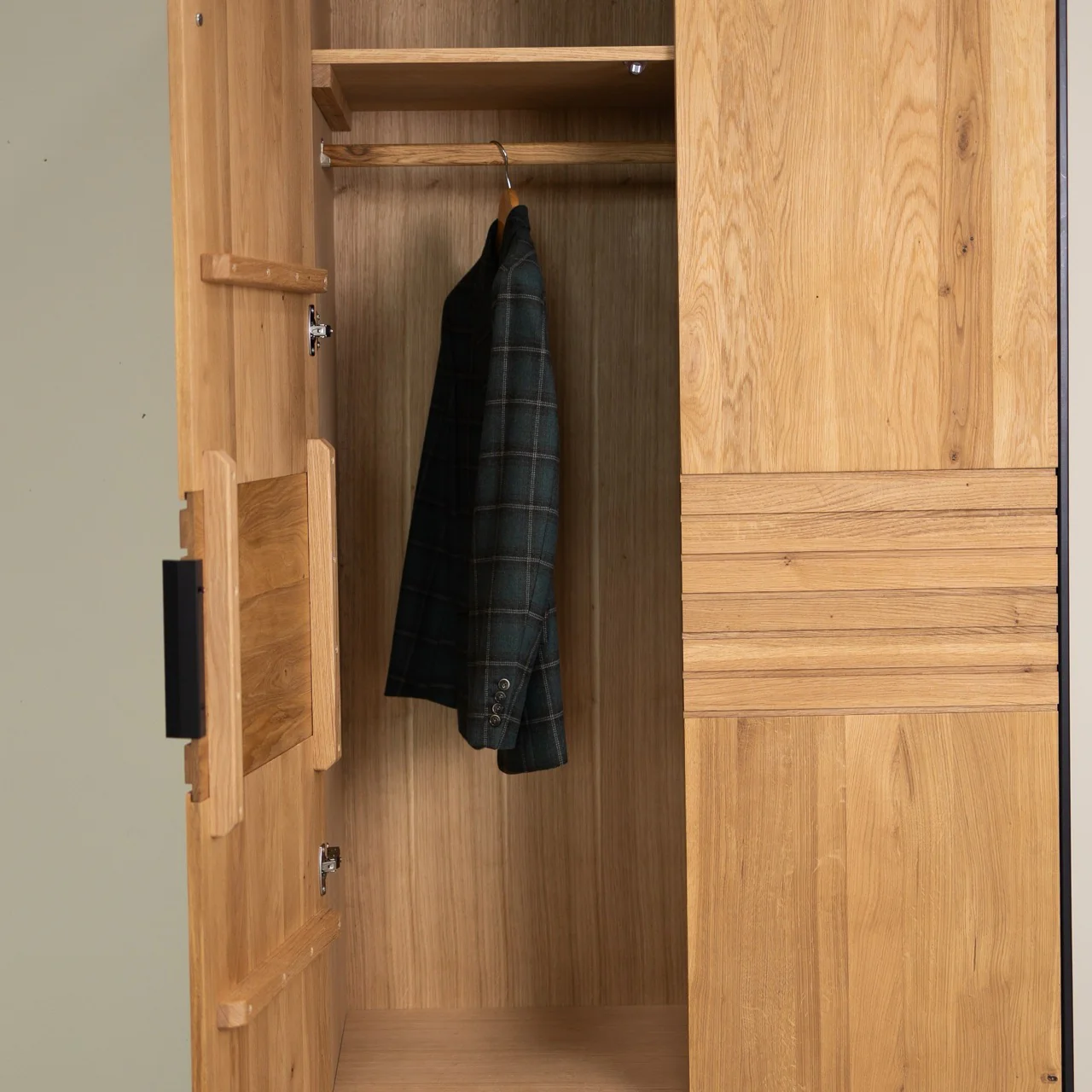 Kast met 2 deuren van massief eikenhout Runa | NordicStory - Image 8