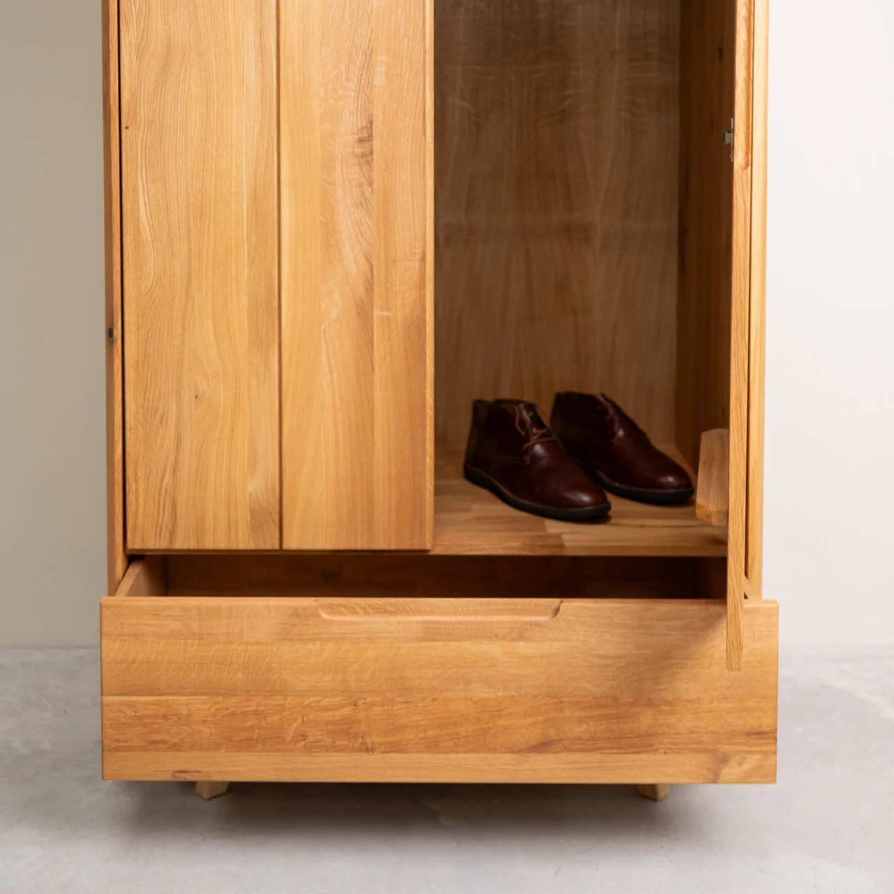 Kledingkast van massief eikenhout Geneva | NordicStory - Image 4