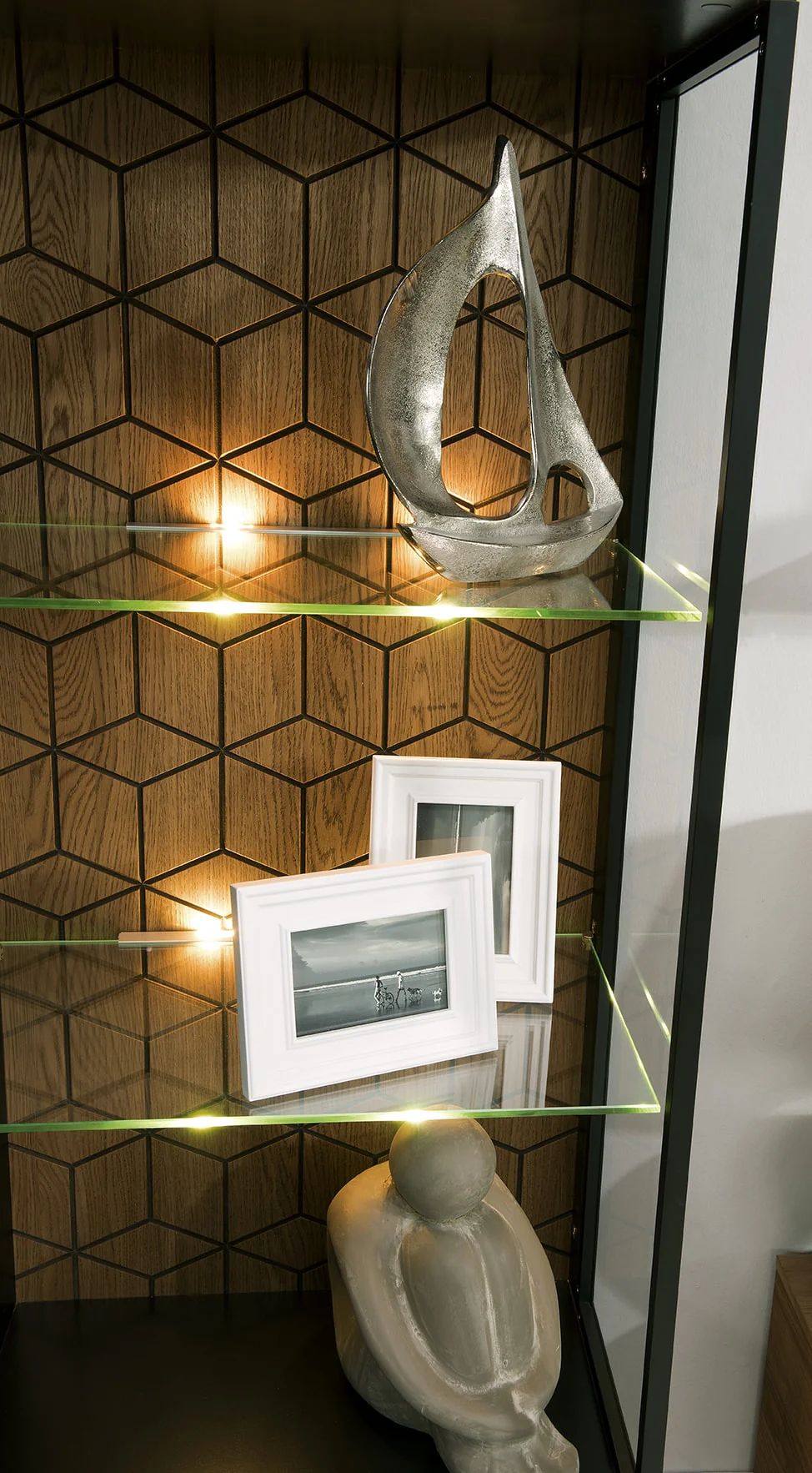 Eikenhouten vitrinekast MOZAIK 10 | LoftStory - Image 5