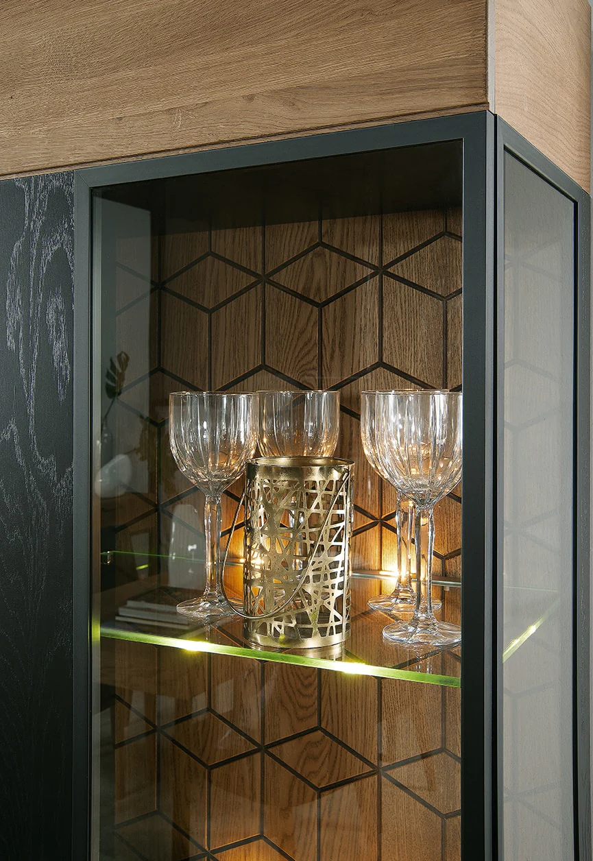 Eikenhouten vitrinekast MOZAIK 10 | LoftStory - Image 7