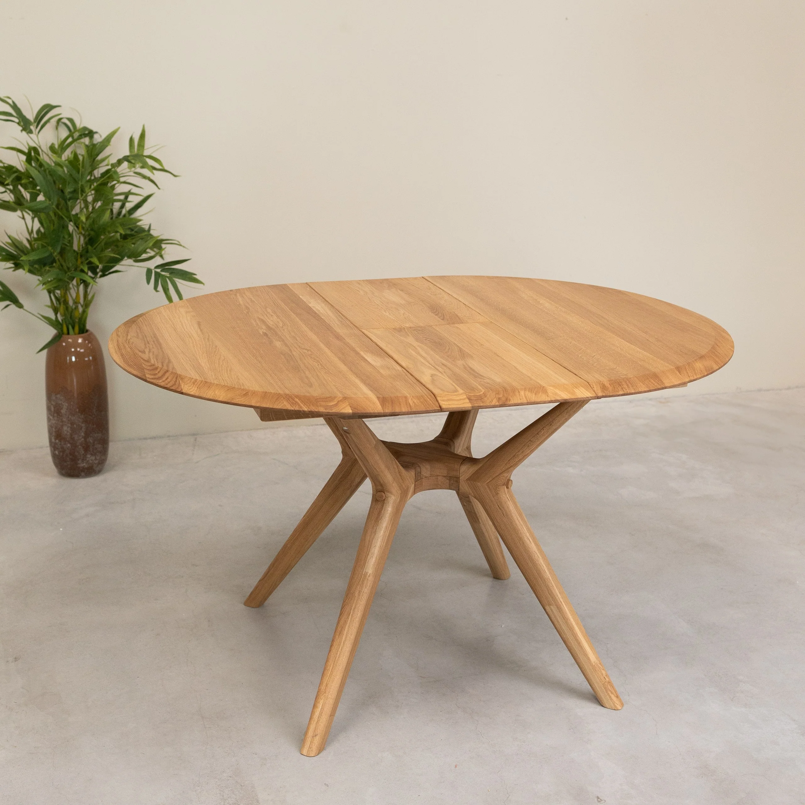 Ronde uitschuifbare eettafel in massief eiken Carmen | NordicStory - Image 11