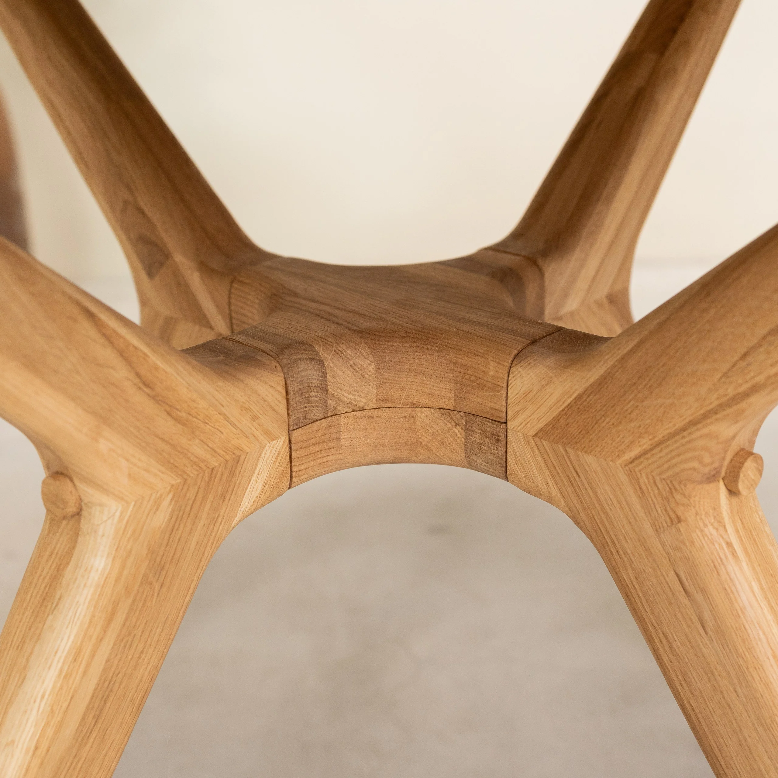 Ronde uitschuifbare eettafel in massief eiken Carmen | NordicStory - Image 13