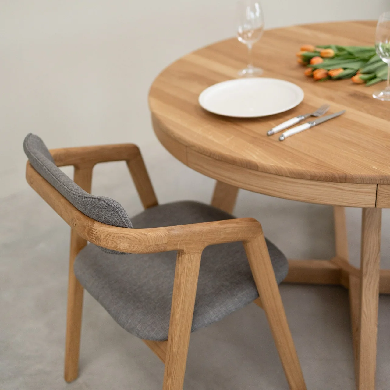 Uitschuifbare eettafel van massief eikenhout van Escandi Atelier | NordicStory - Image 26