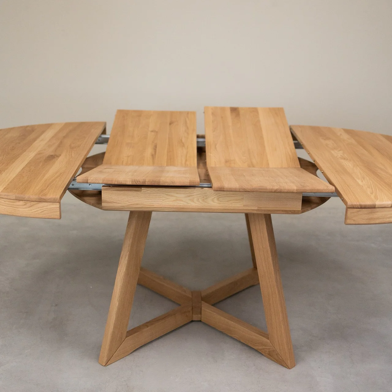 Uitschuifbare eettafel van massief eikenhout van Escandi Atelier | NordicStory - Image 3