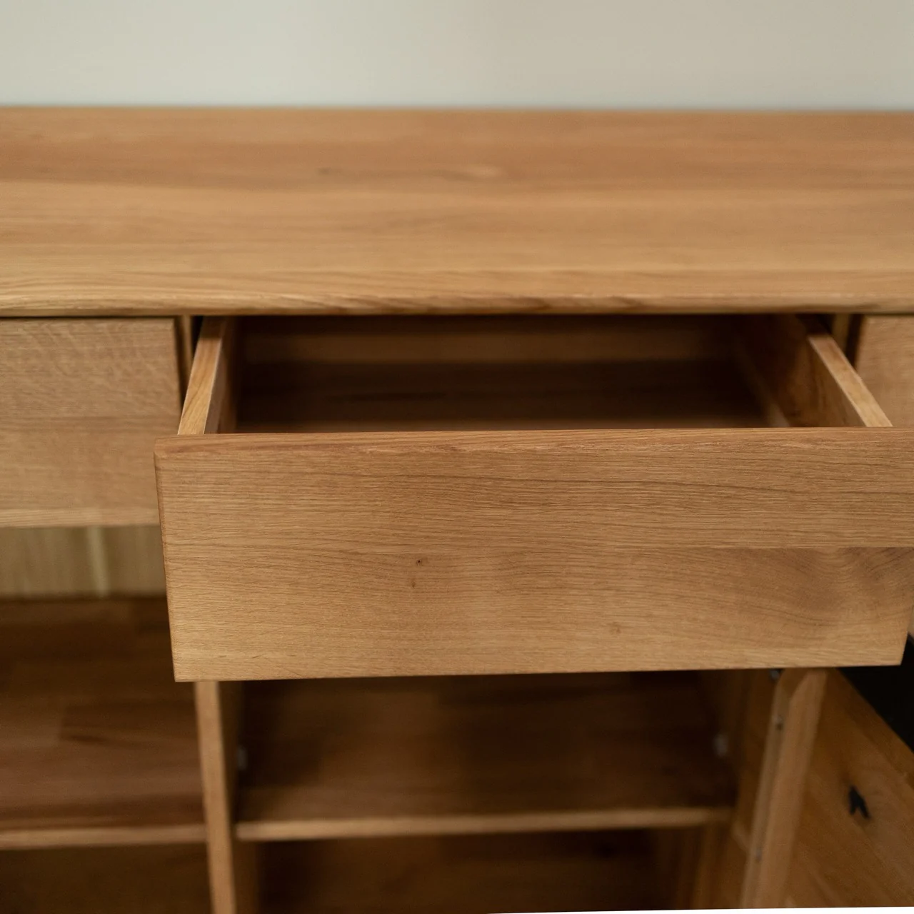 Massief eikenhouten dressoir Bremen | NordicStory - Image 10