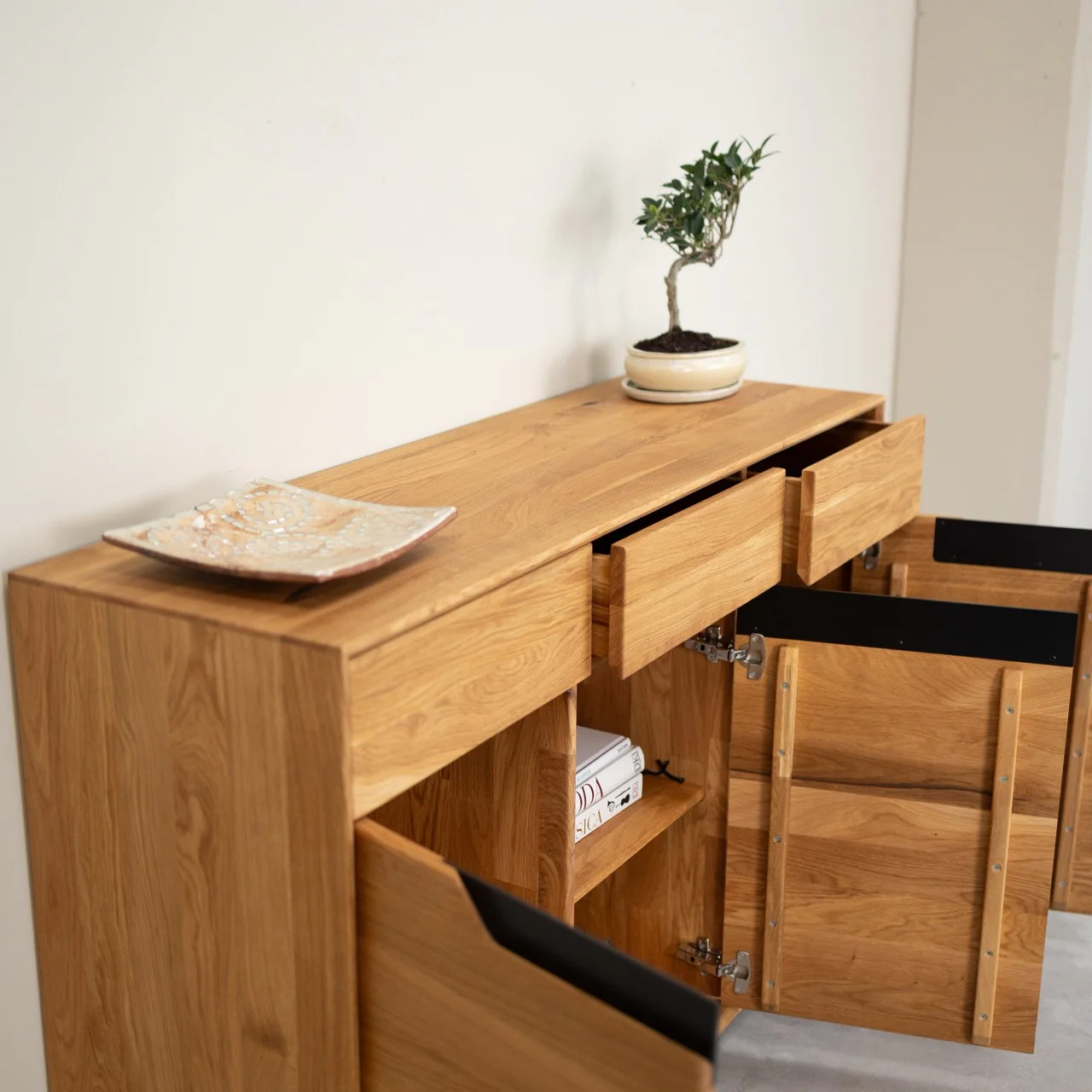 Massief eikenhouten dressoir Bremen 2 | NordicStory - Image 4