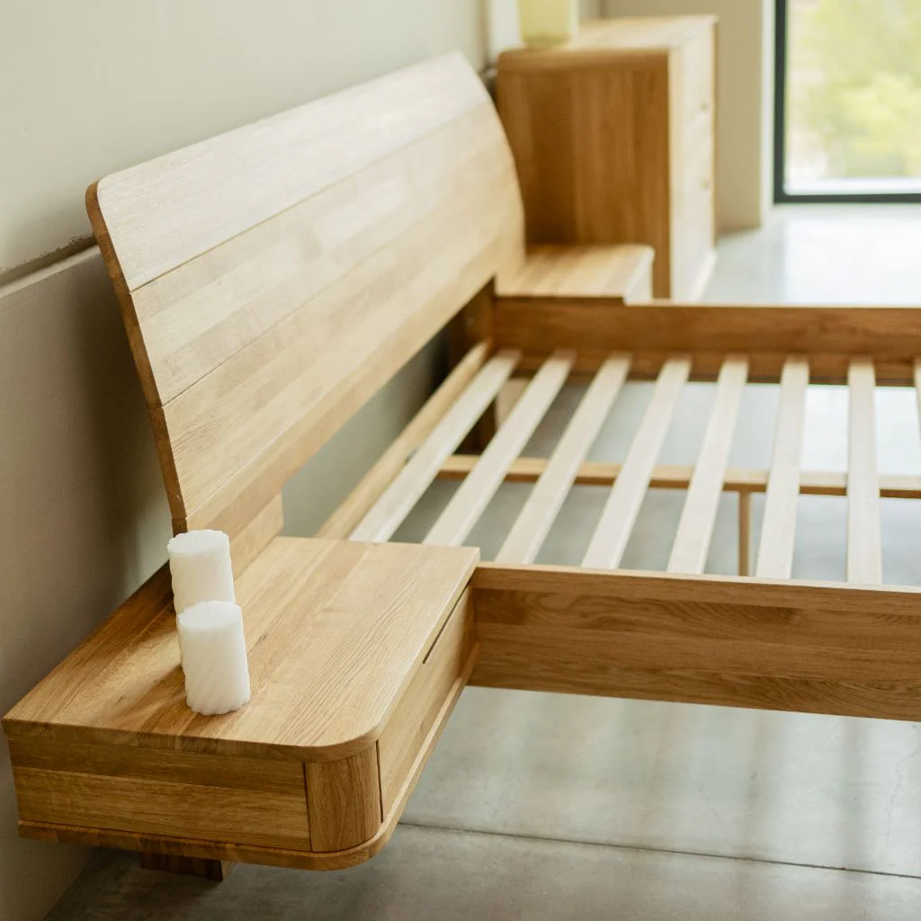 Massief eikenhouten bed met vastgebouwde nachtkastjes ALINA | NordicStory - Image 7