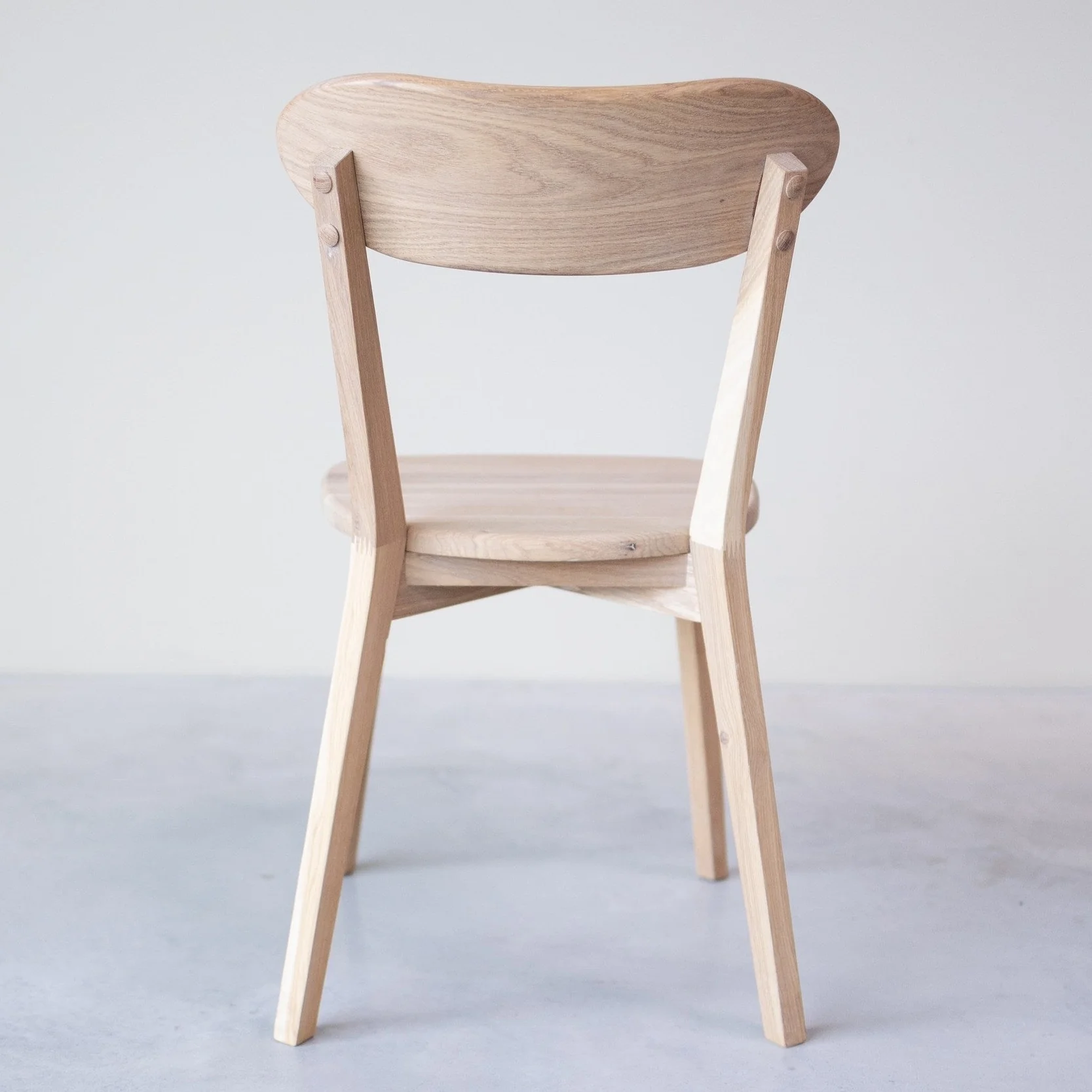 Set Escandi 3 massief houten tafel en twee ISKU stoelen - Image 12