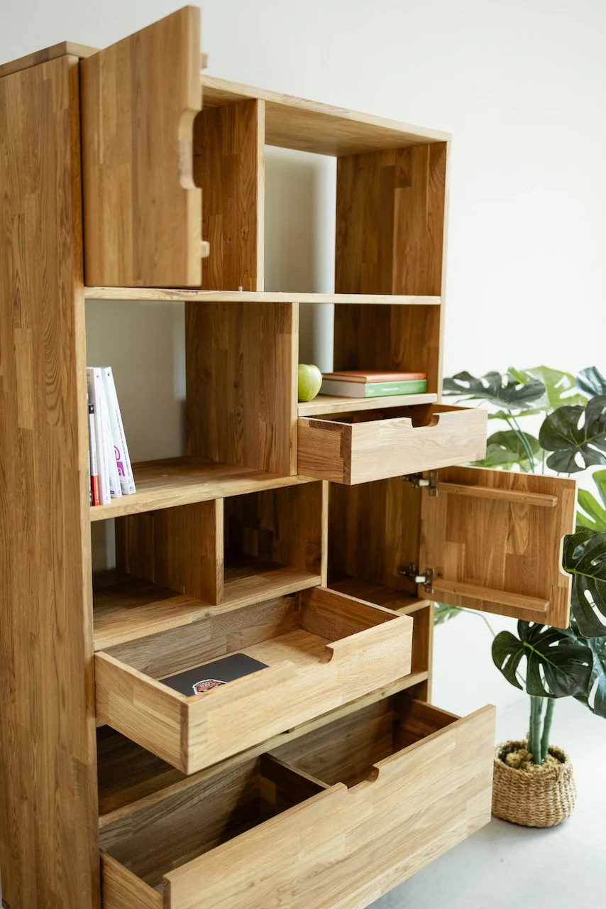 Boekenkast van massief eikenhout Escandi 3 | NordicStory - Image 5