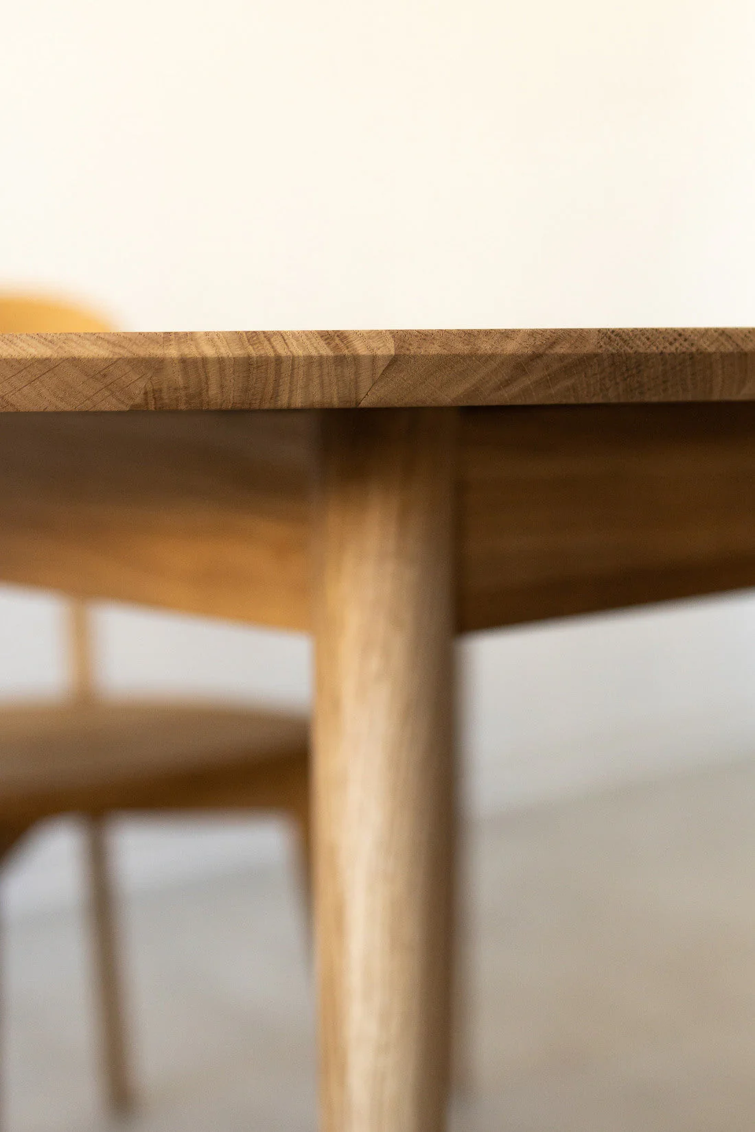 Ronde, uitschuifbare eettafel van massief eikenhout Escandi 3 | NordicStory - Image 10