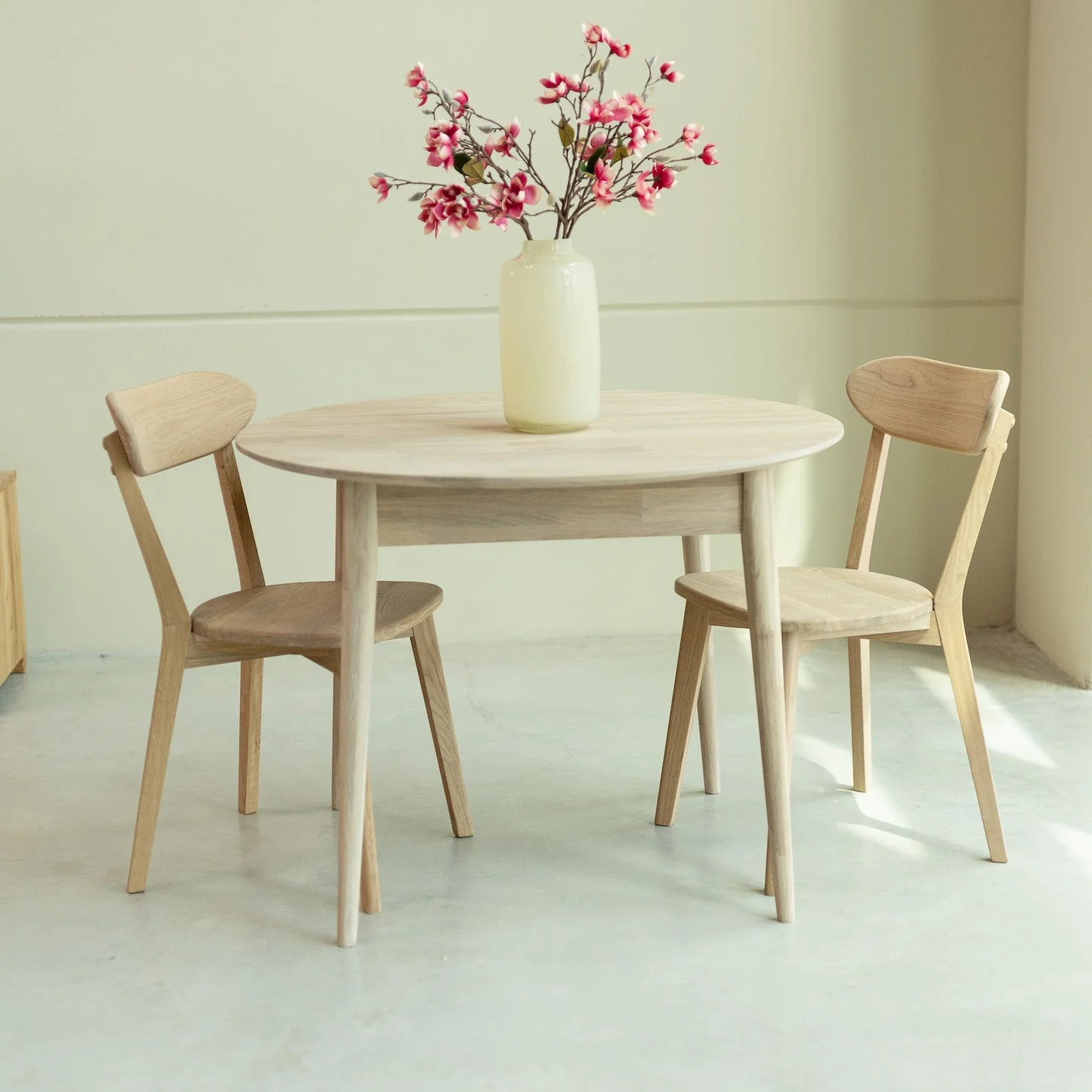 Ronde, uitschuifbare eettafel van massief eikenhout Escandi 3 | NordicStory - Image 14