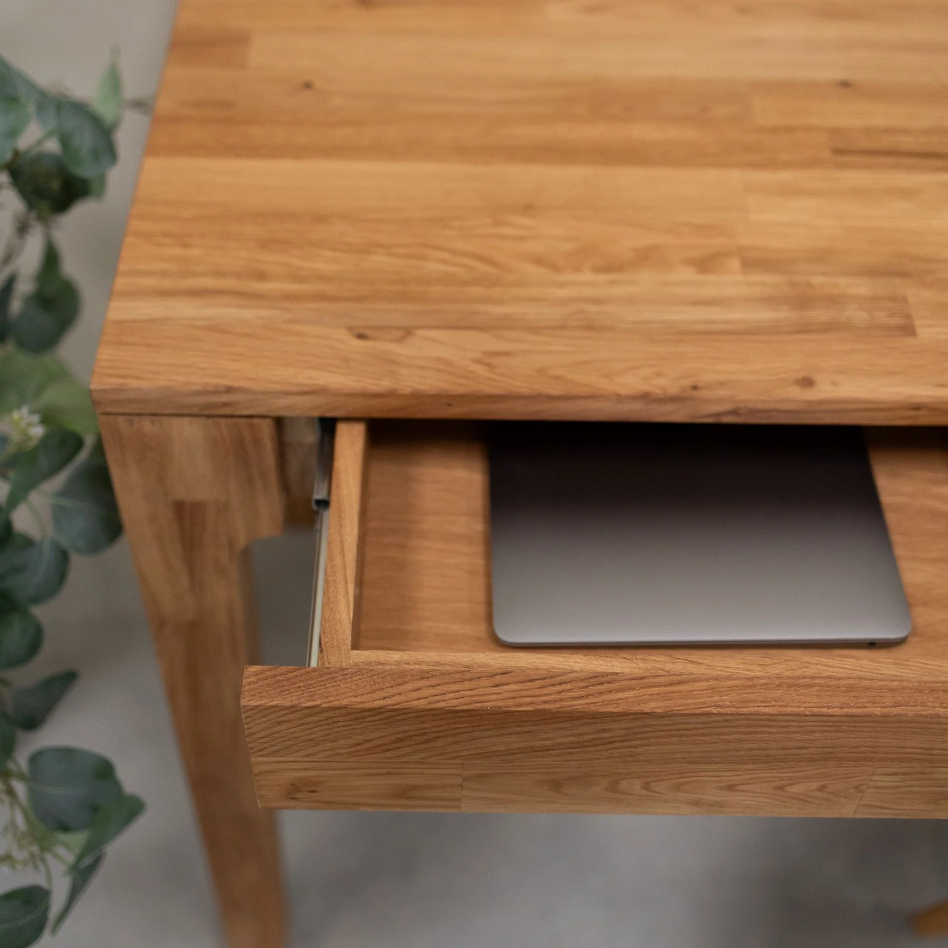 Axel I massief eikenhouten bureau | NordicStory - Image 7