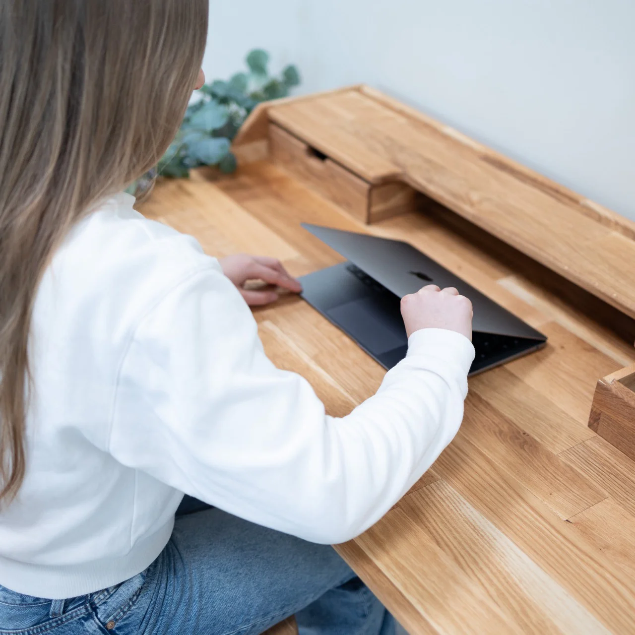 Ana massief eikenhouten bureau | NordicStory - Image 3