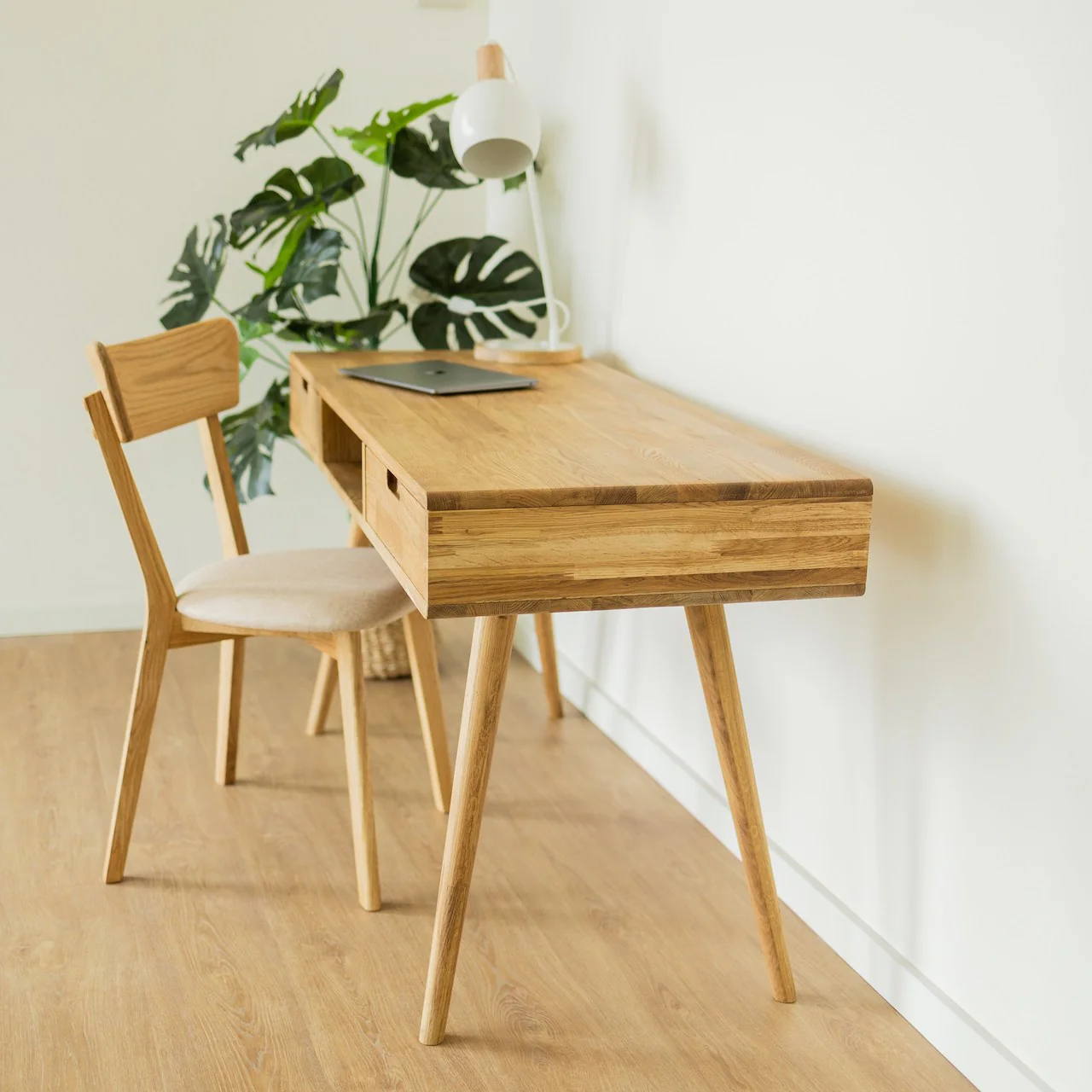 Escandi 5 massief eikenhouten bureau | NordicStory - Image 5