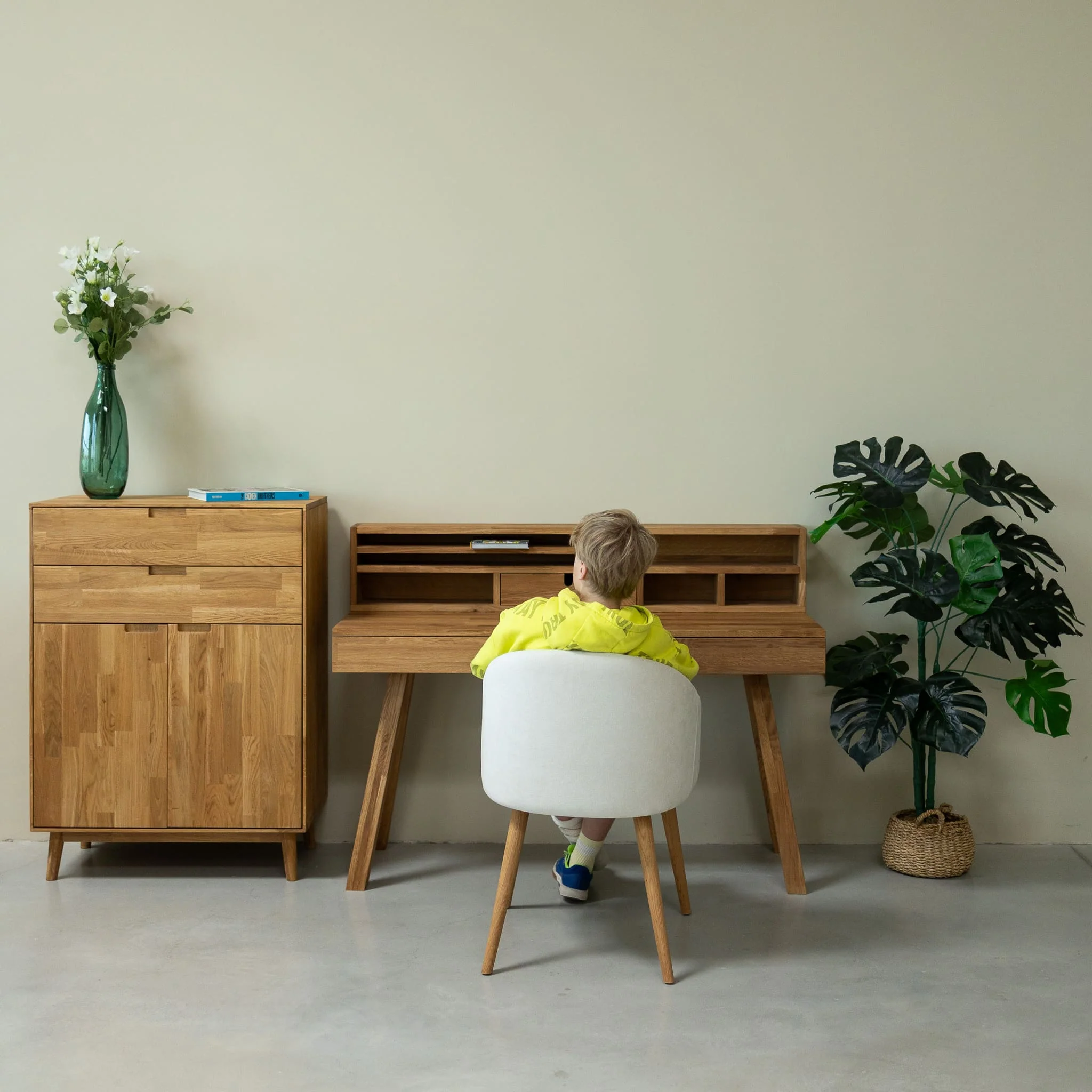 Einstein 2 massief eikenhouten bureau met zwevend boekenrek | NordicStory - Image 9
