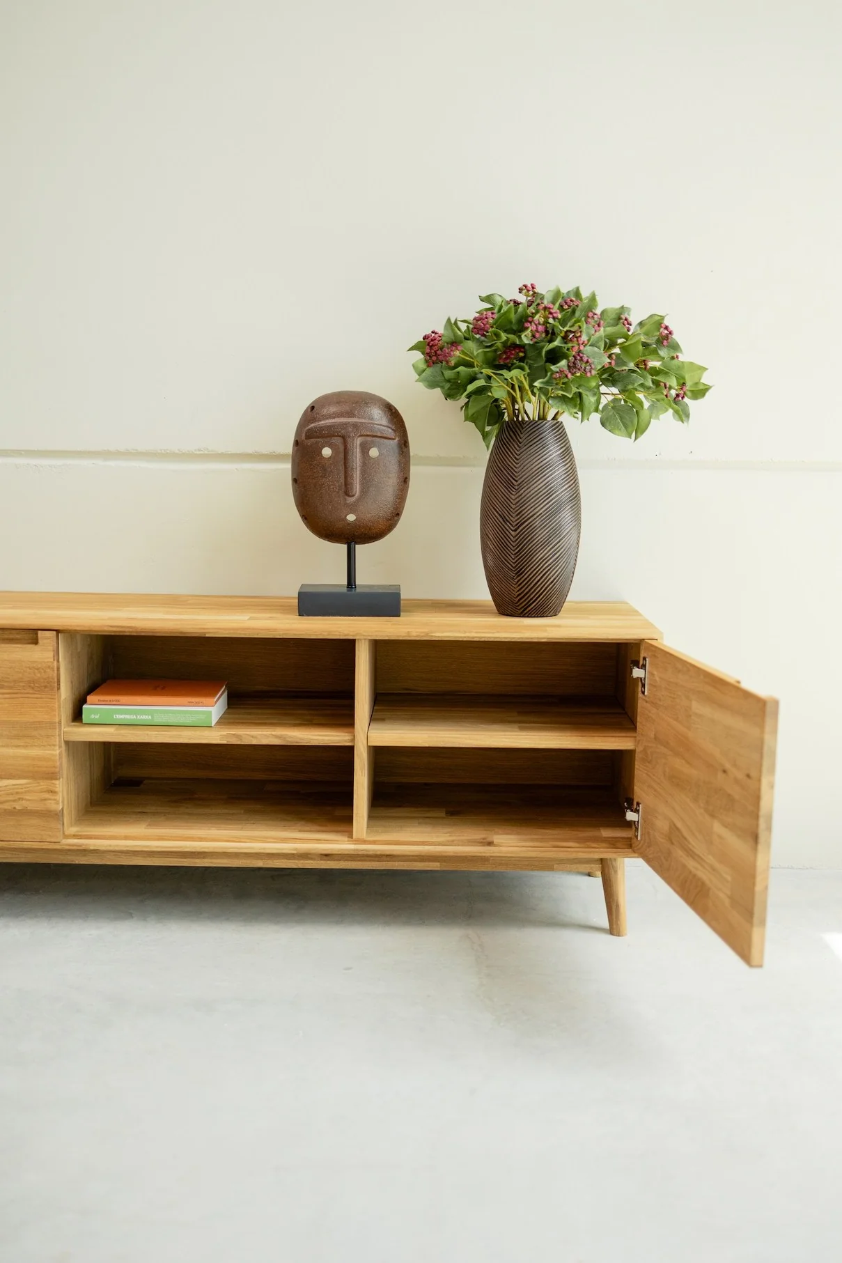 Eiken TV-meubel Escandi | NordicStory - Image 13
