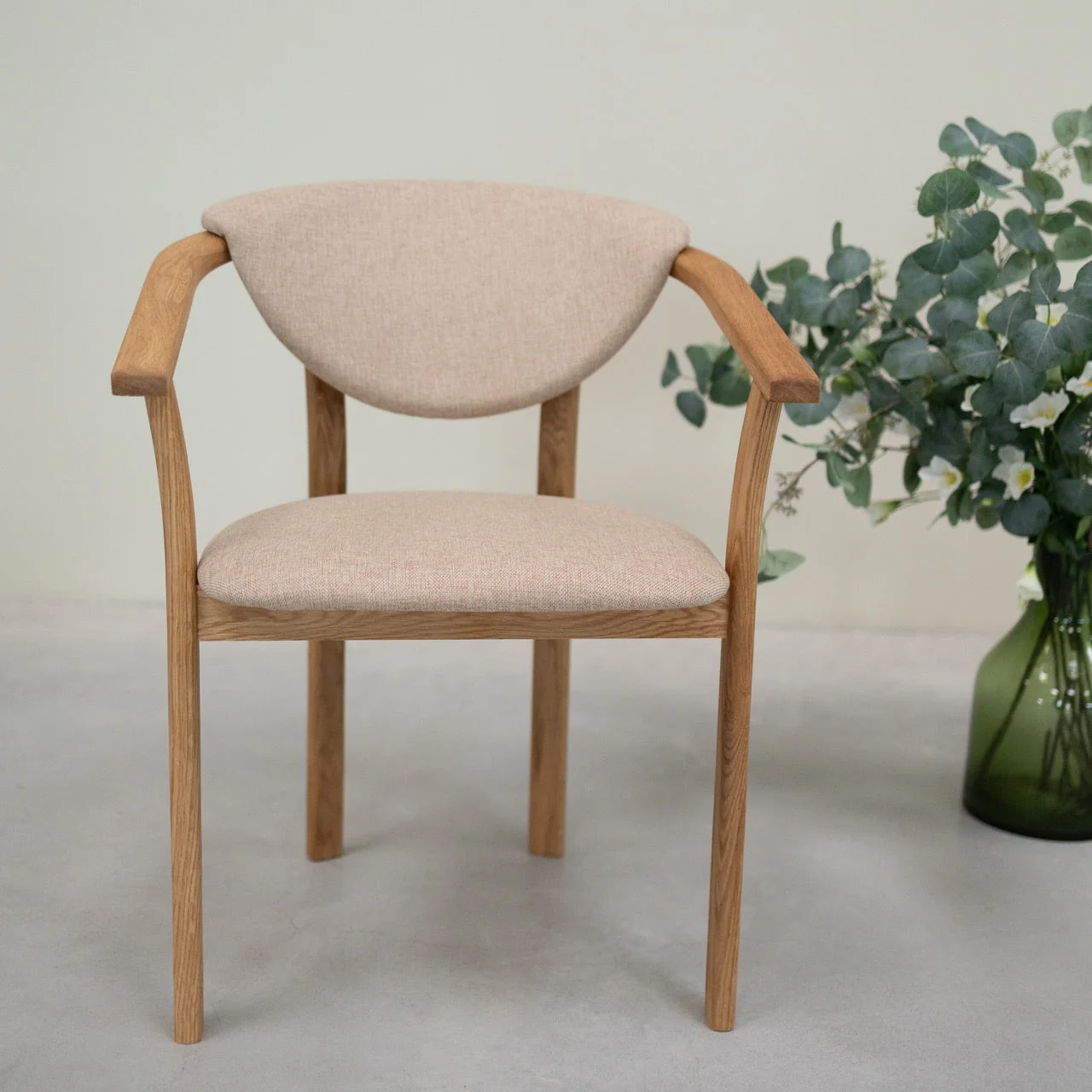 Set van 2 of 4 Alexis eetkamerstoelen, frame van massief eiken, bekleding beige | NordicStory - Image 8