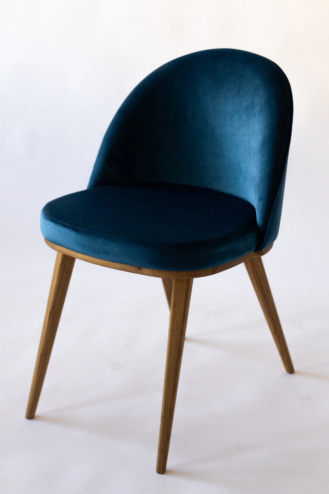 Set van 2 of 4 Clara eetkamerstoelen, frame van massief eiken, bekleding in Monako Blue | NordicStory - Image 7
