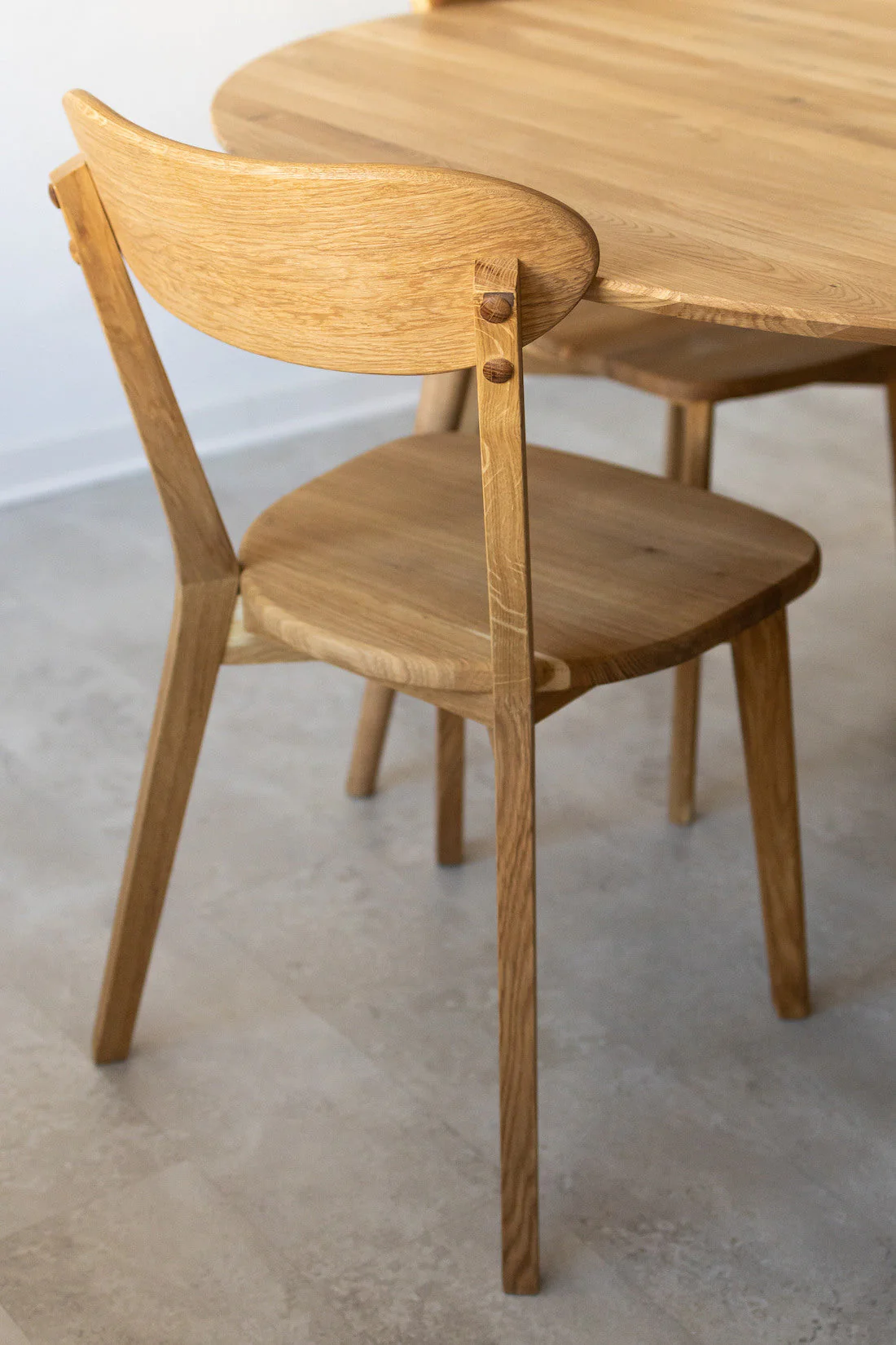 Set van 2 of 4 massief eiken eetkamerstoelen Isku | NordicStory - Image 11