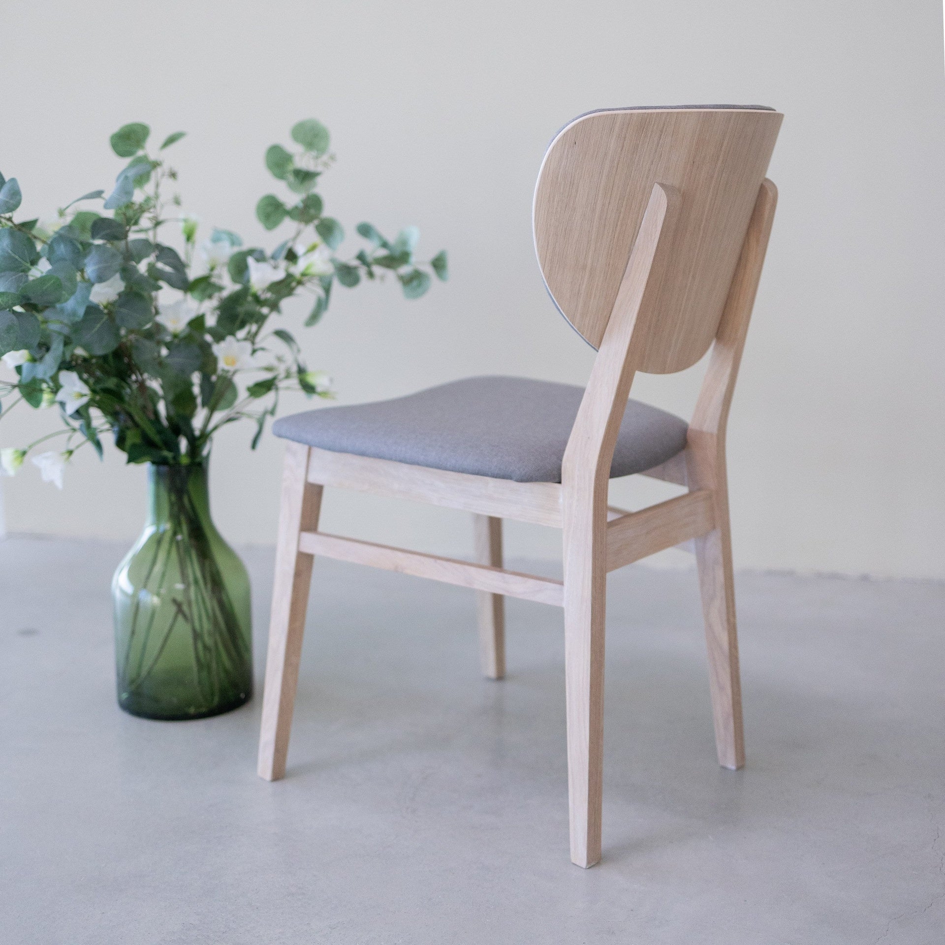 Set van 2 of 4 Nova eetkamerstoelen, massief gebleekt eiken frame | NordicStory - Image 4