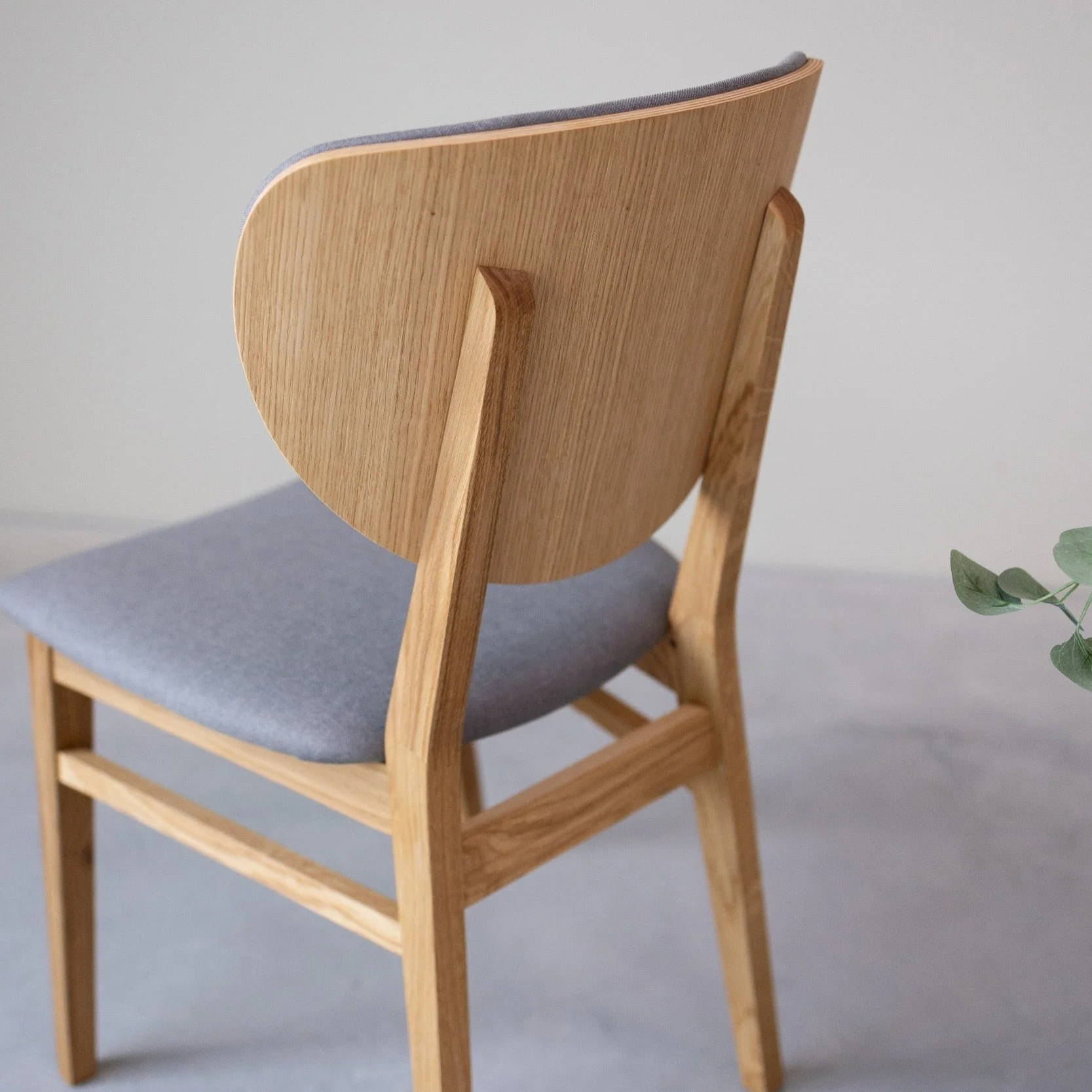 Set van 2 of 4 Nova eetkamerstoelen, frame van massief eiken, bekleding | NordicStory - Image 7