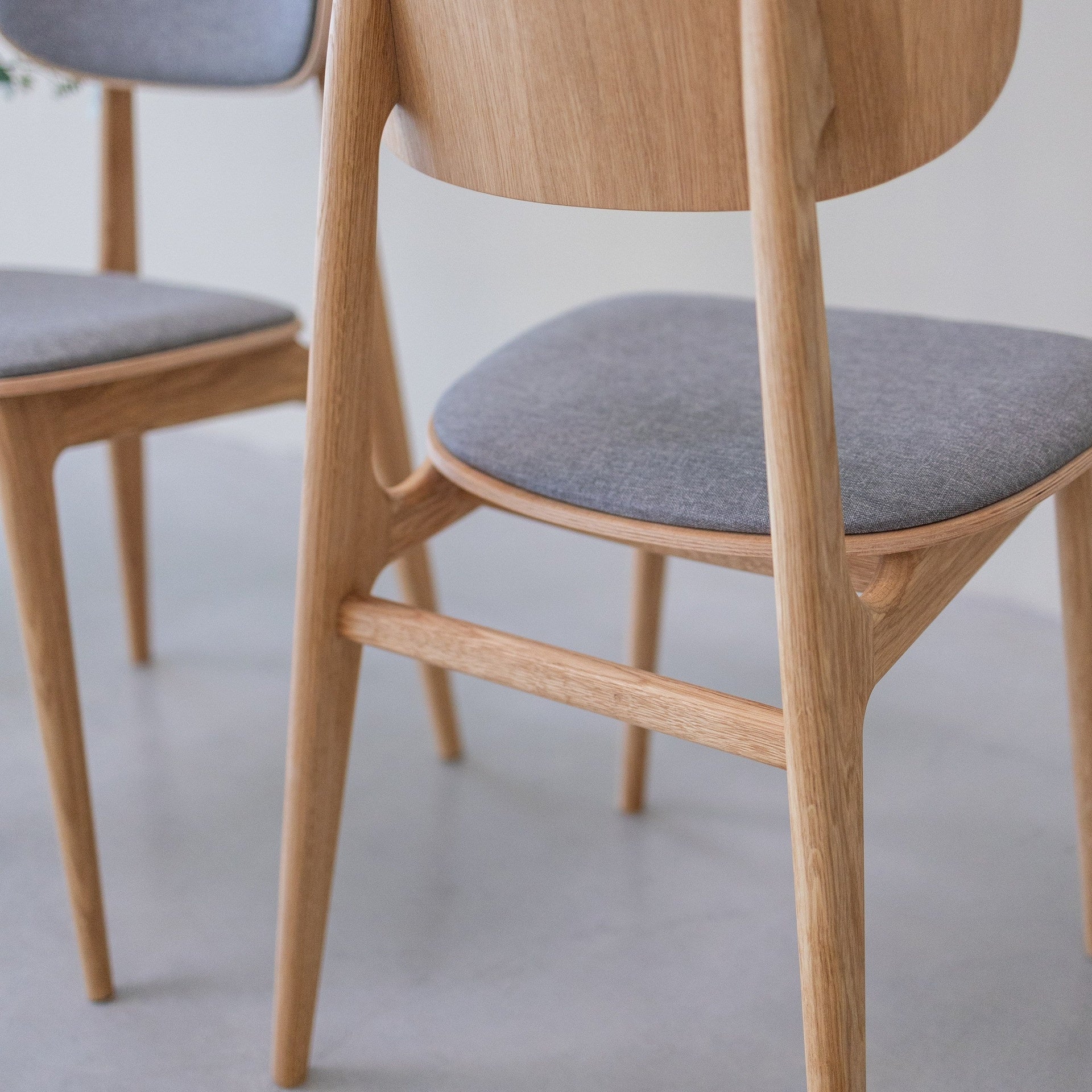 Set van 2 of 4 Varde eetkamerstoelen, frame massief eiken, bekleding | NordicStory - Image 11