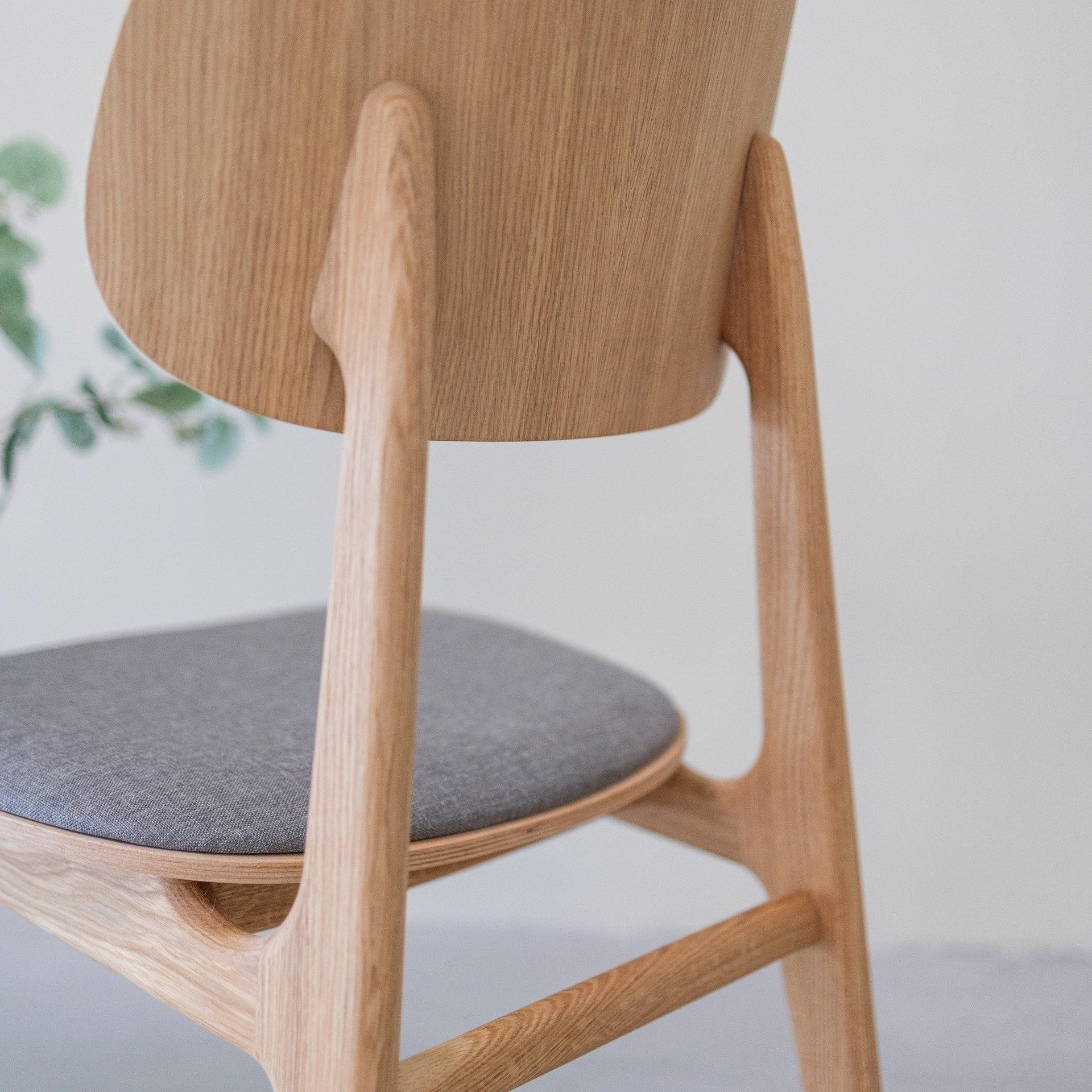Set van 2 of 4 Varde eetkamerstoelen, frame massief eiken, bekleding | NordicStory - Image 16