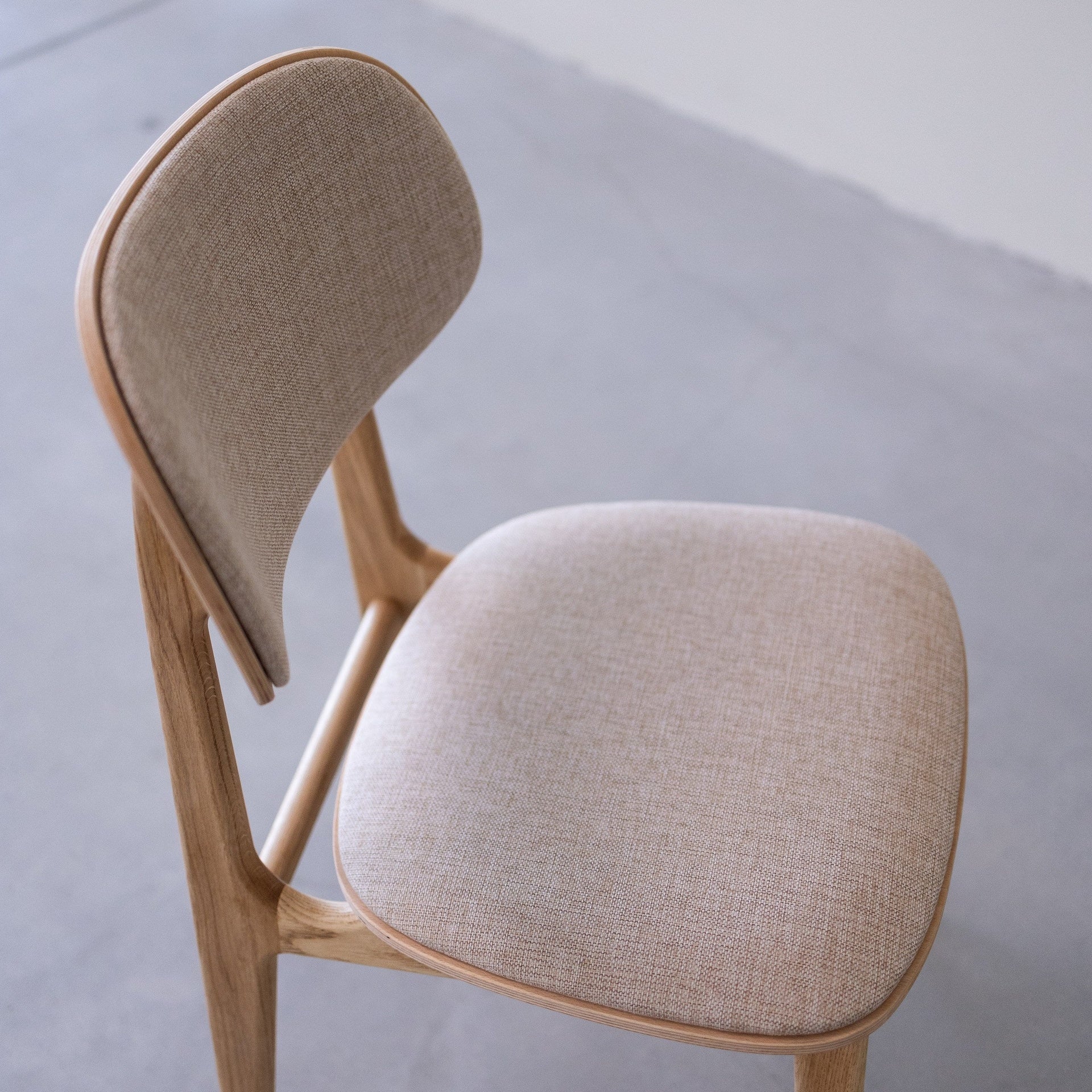 Set van 2 of 4 Varde eetkamerstoelen, frame massief eiken, bekleding | NordicStory - Image 3