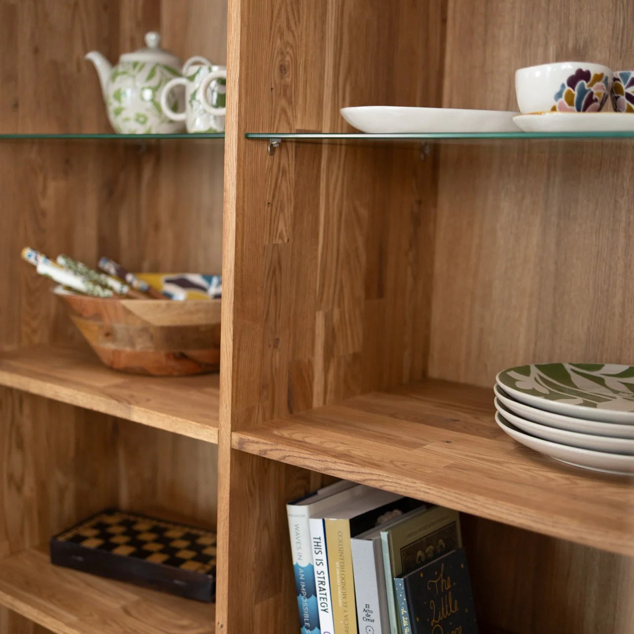 Vitrinekast van massief eikenhout Escandi 3 | NordicStory - Image 7