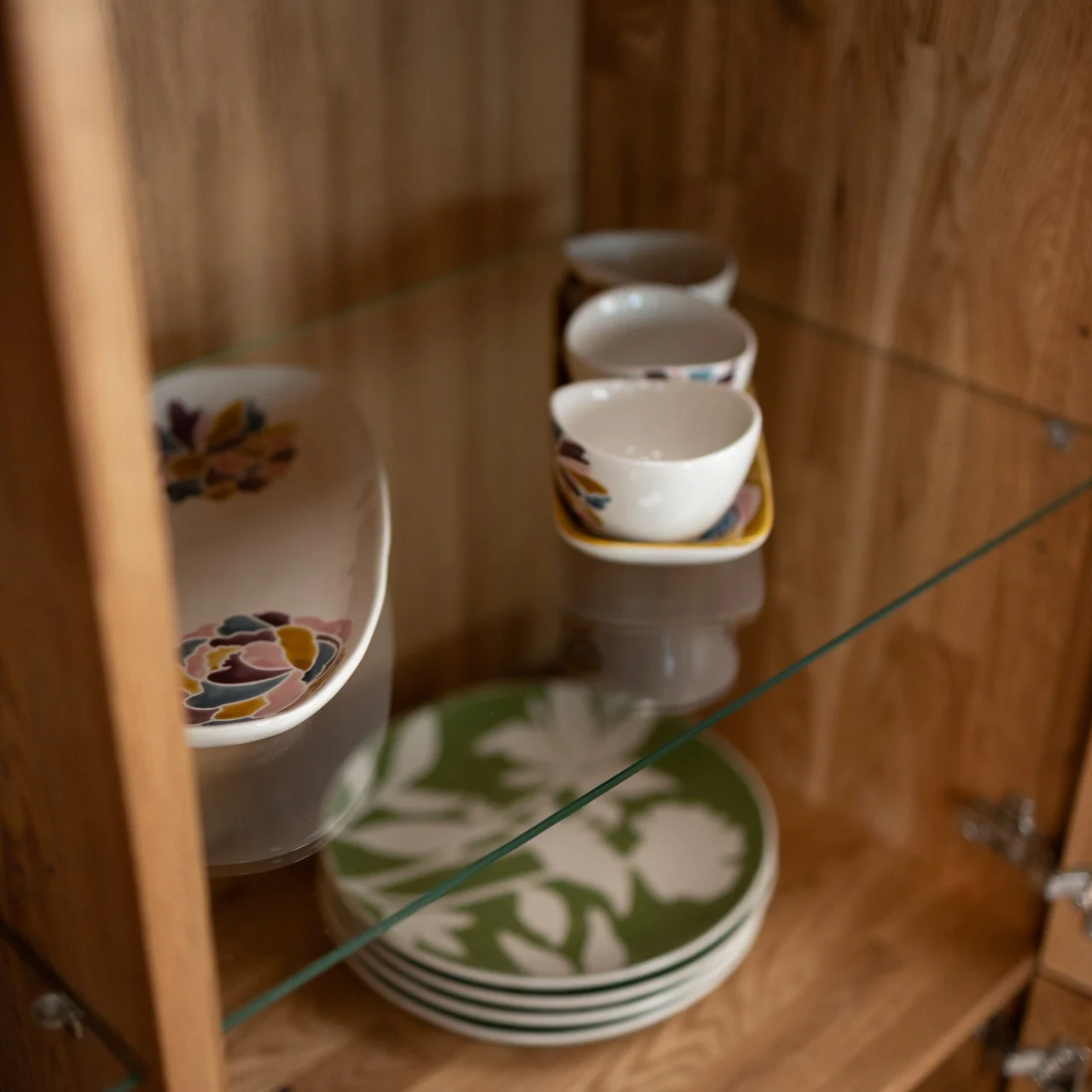 Vitrinekast van massief eikenhout Escandi 3 | NordicStory - Image 9