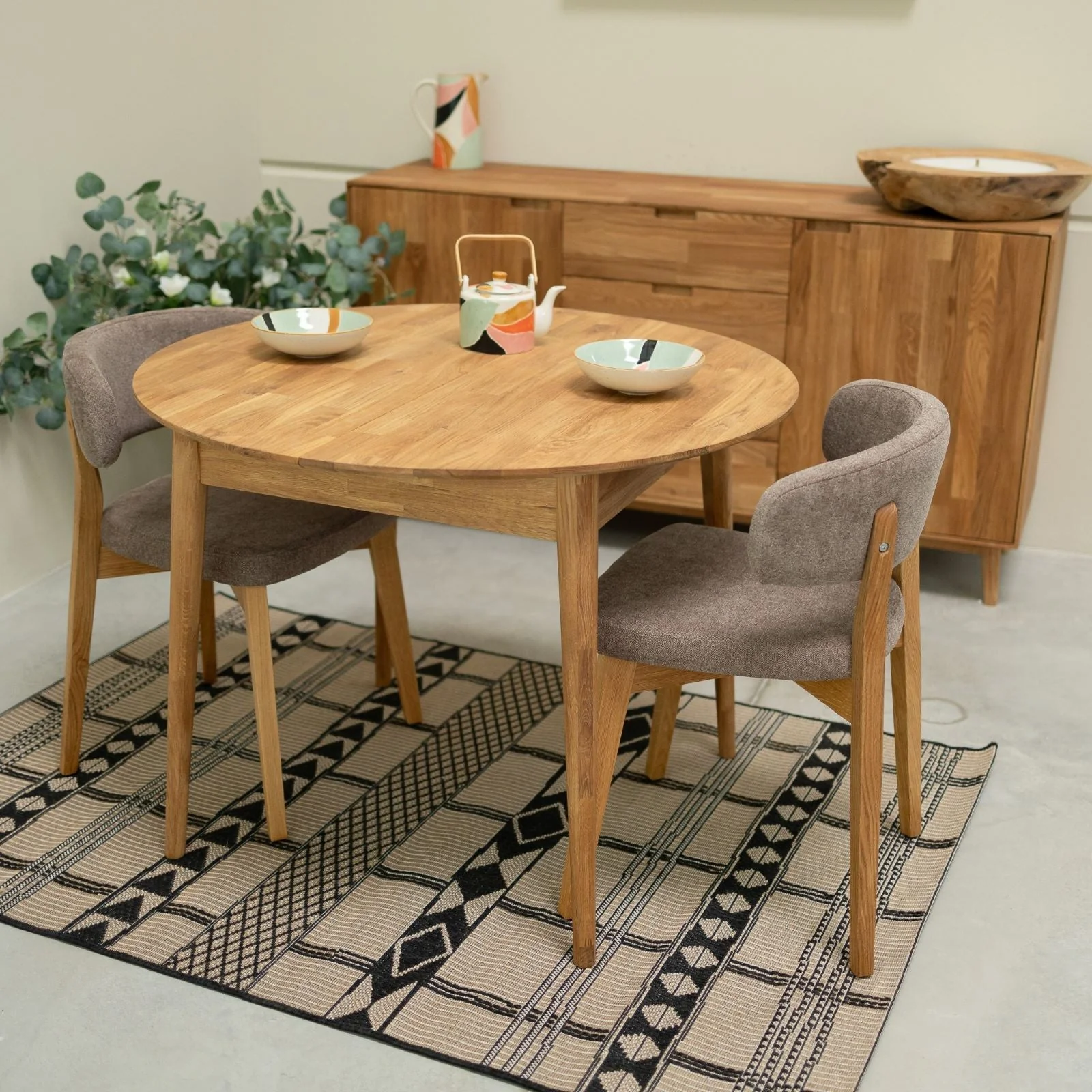 Set van 2 of 4 Claus massief eiken eetkamerstoelen, bekleed in grijs of bruin | VESKOR - Image 3