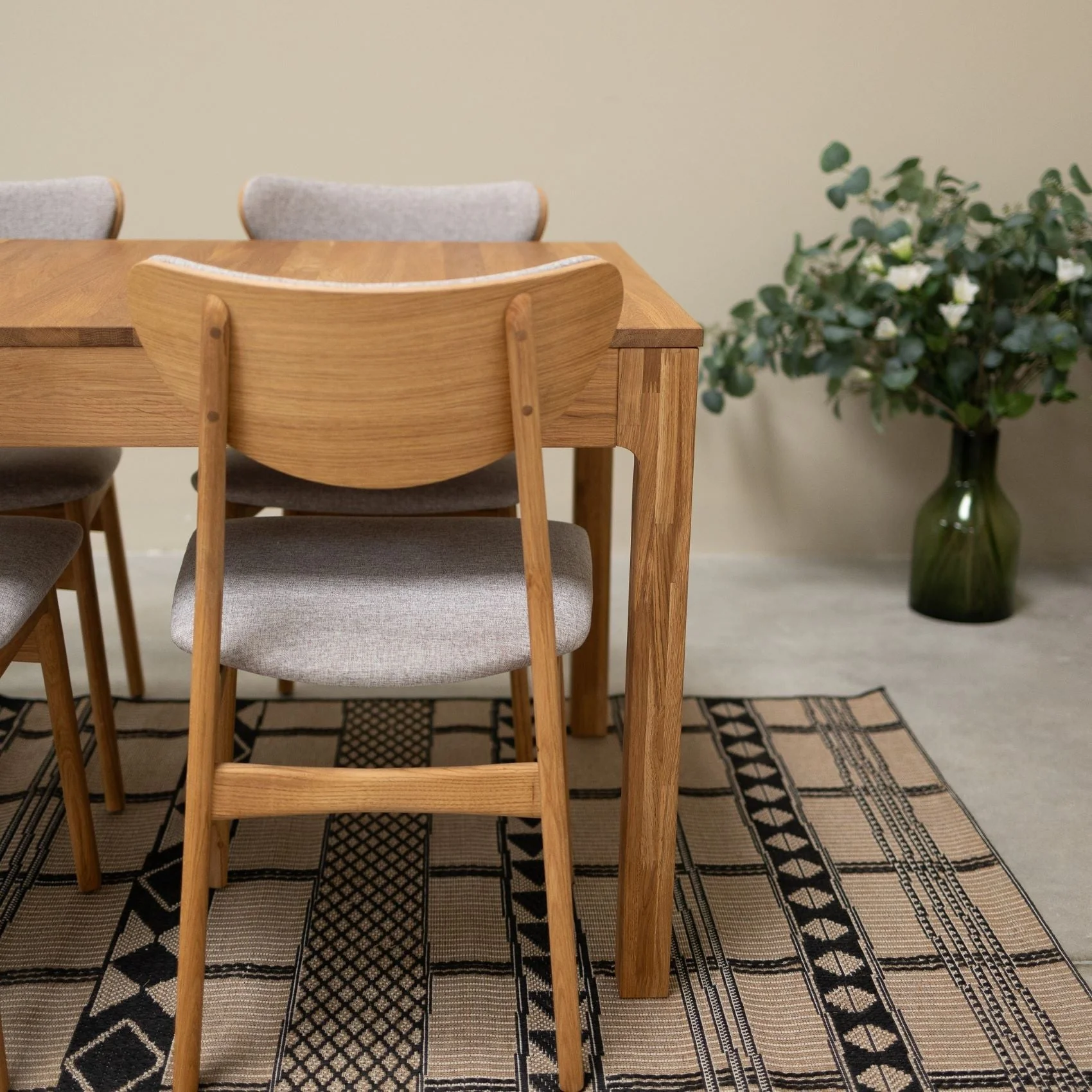 Set van 2 of 4 Maxwell eetkamerstoelen van massief eikenhout, gestoffeerd | VESKOR - Image 4