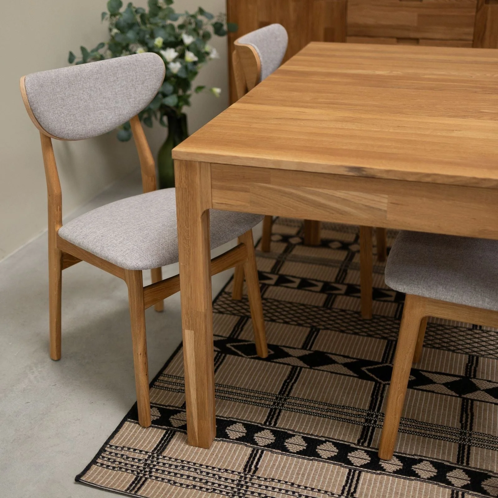 Set van 2 of 4 Maxwell eetkamerstoelen van massief eikenhout, gestoffeerd | VESKOR - Image 5