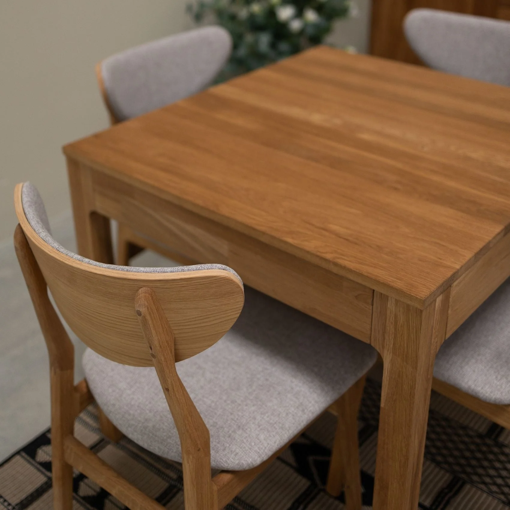 Set van 2 of 4 Maxwell eetkamerstoelen van massief eikenhout, gestoffeerd | VESKOR - Image 6