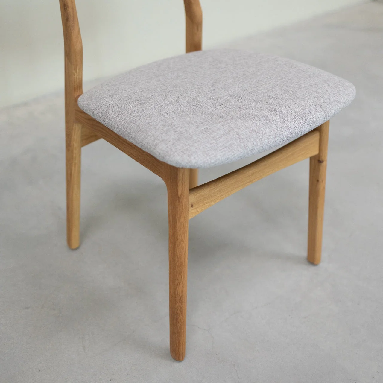 Set van 2 of 4 Maxwell eetkamerstoelen van massief eikenhout, gestoffeerd | VESKOR - Image 8