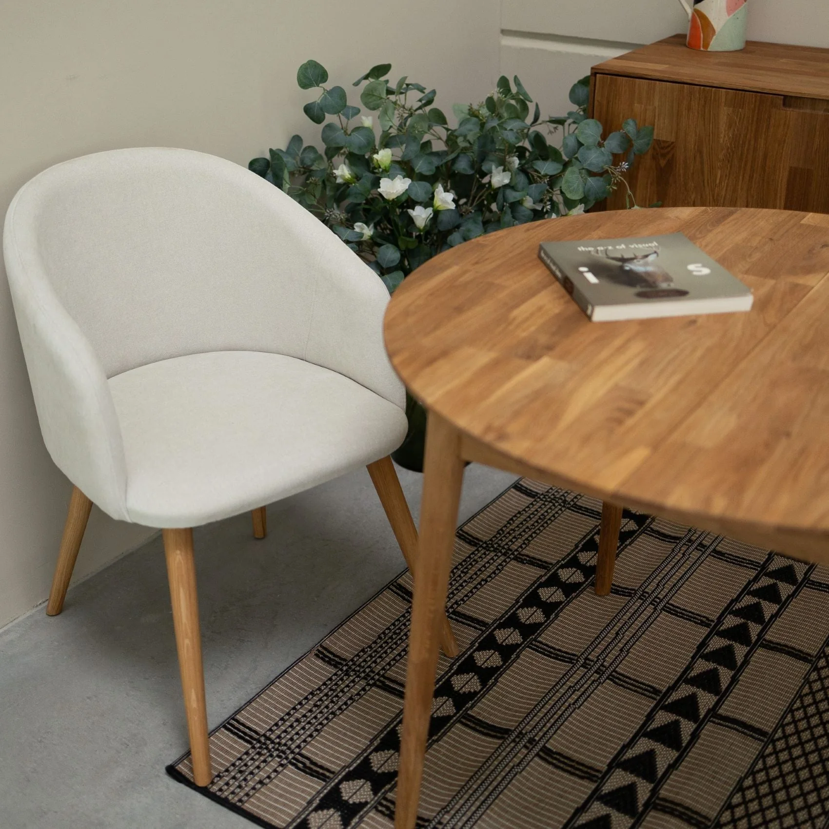 Massief eiken armstoel Ana met bekleding | VESKOR - Image 6