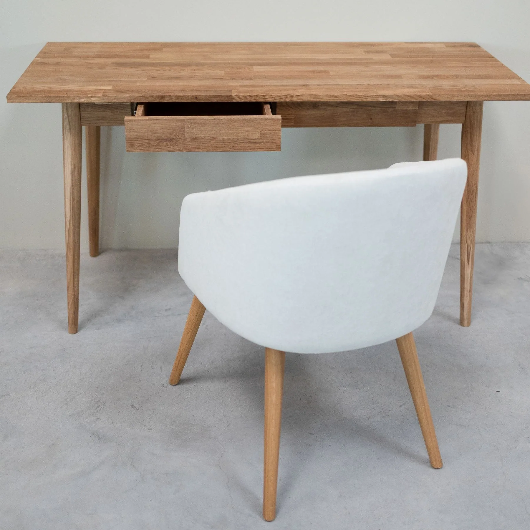 Massief eiken armstoel Ana met bekleding | VESKOR - Image 7